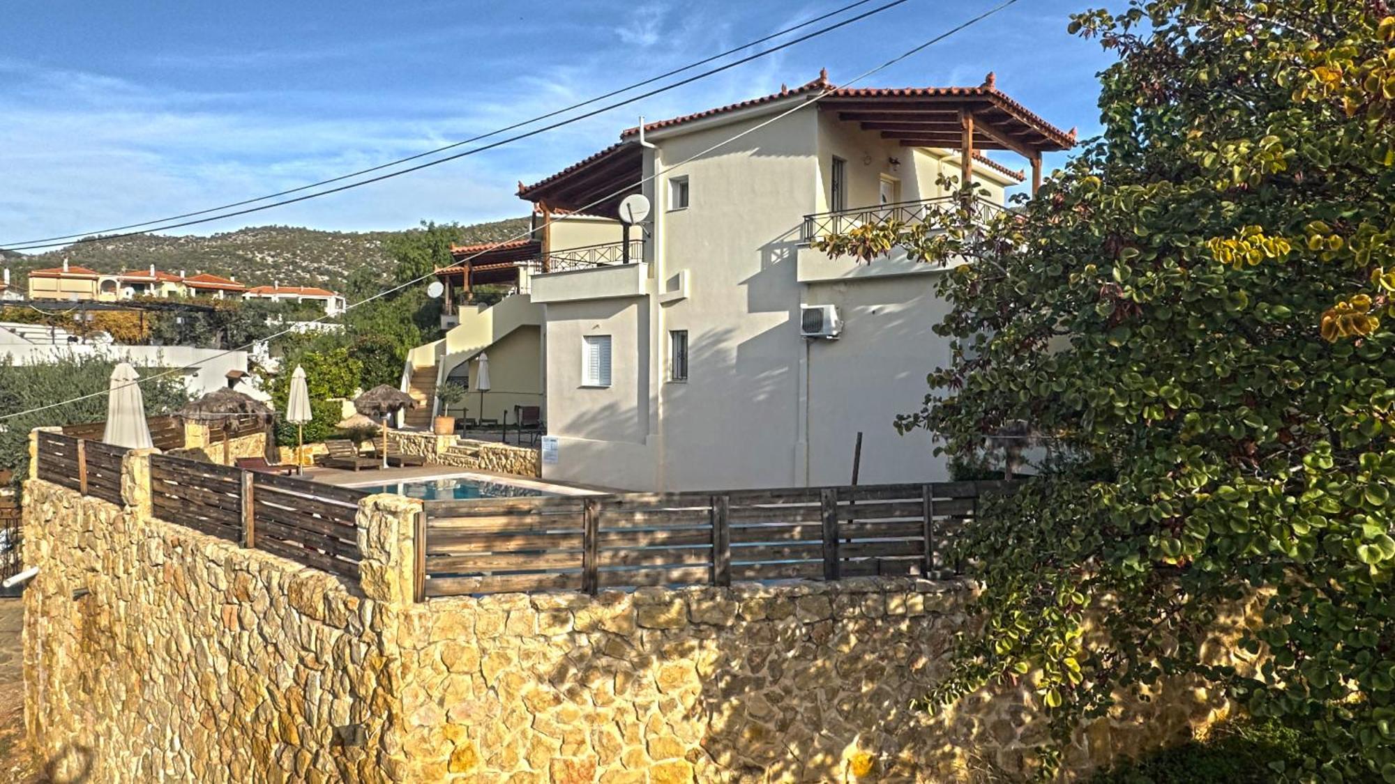 Villa Dalia - Korfos Korinthos Bagian luar foto